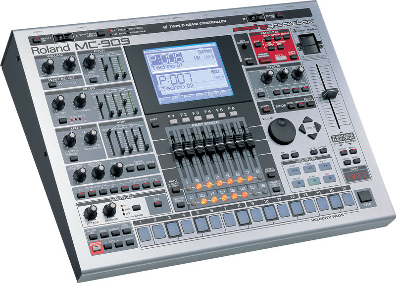 Datei:14 Groovebox Roland MC909.jpg